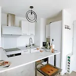 Apartment Type Industriel Dans Cadre Provencal *