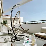 Apartment Type Industriel Dans Cadre Provencal