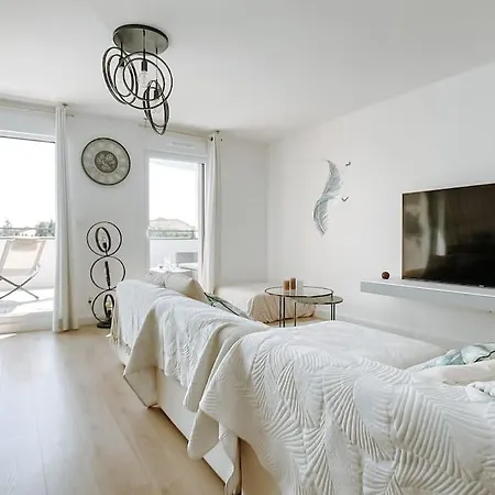 Apartment Type Industriel Dans Cadre Provencal *