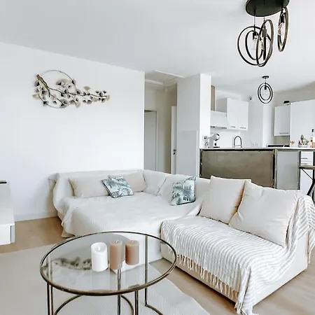 Apartment Type Industriel Dans Cadre Provencal