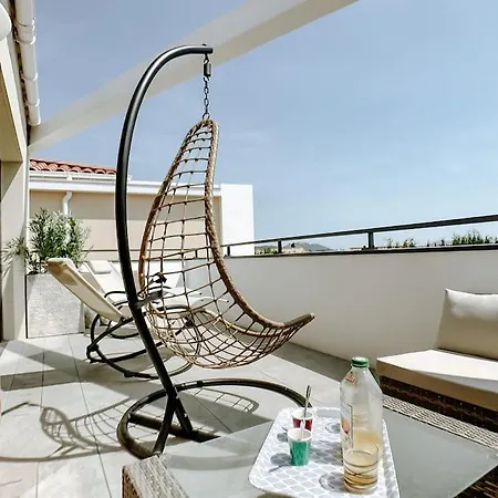 Apartment Type Industriel Dans Cadre Provencal